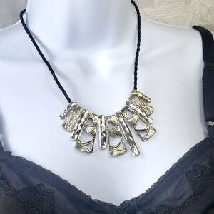 Antique Women's Beautiful Silver 9Inches Necklace
